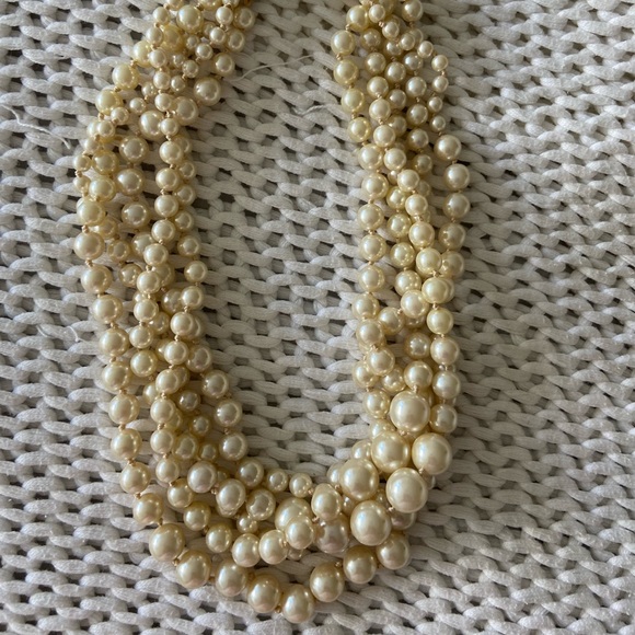 JCrew Faux Pearl cream colored hammock twist necklace - Picture 3 of 4